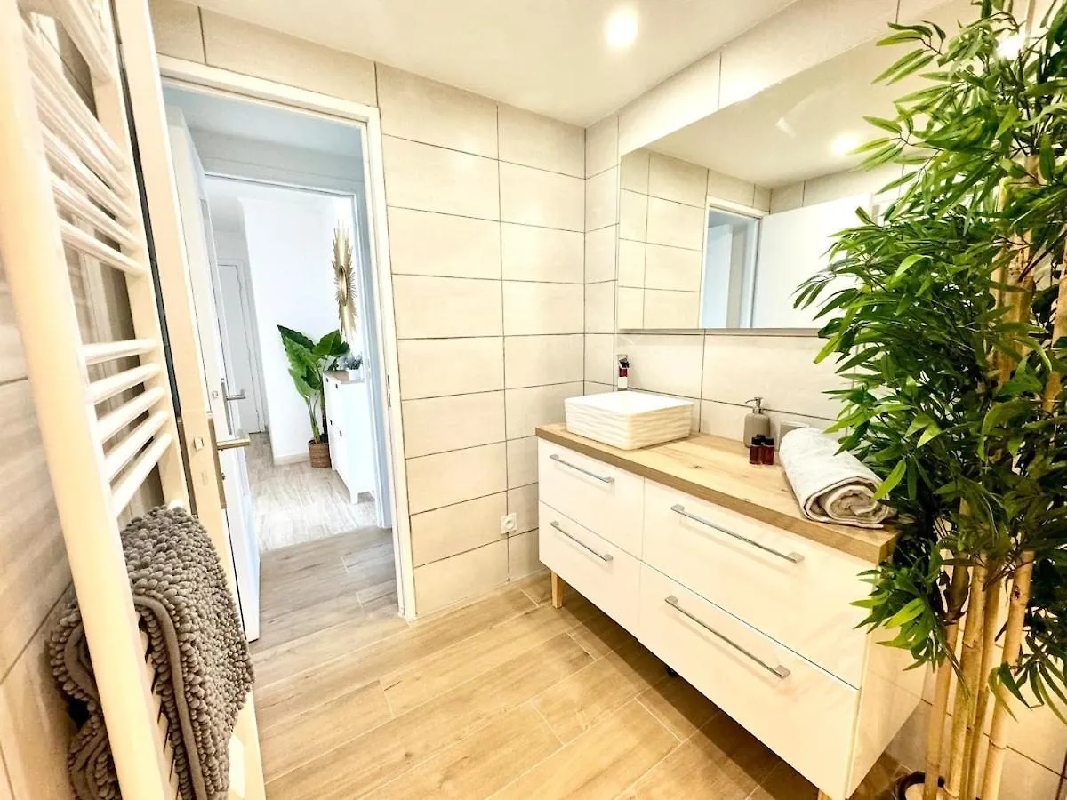 Beau 65 M2 En Front De Mer A St Raphael - Piscine Saint-Raphaël